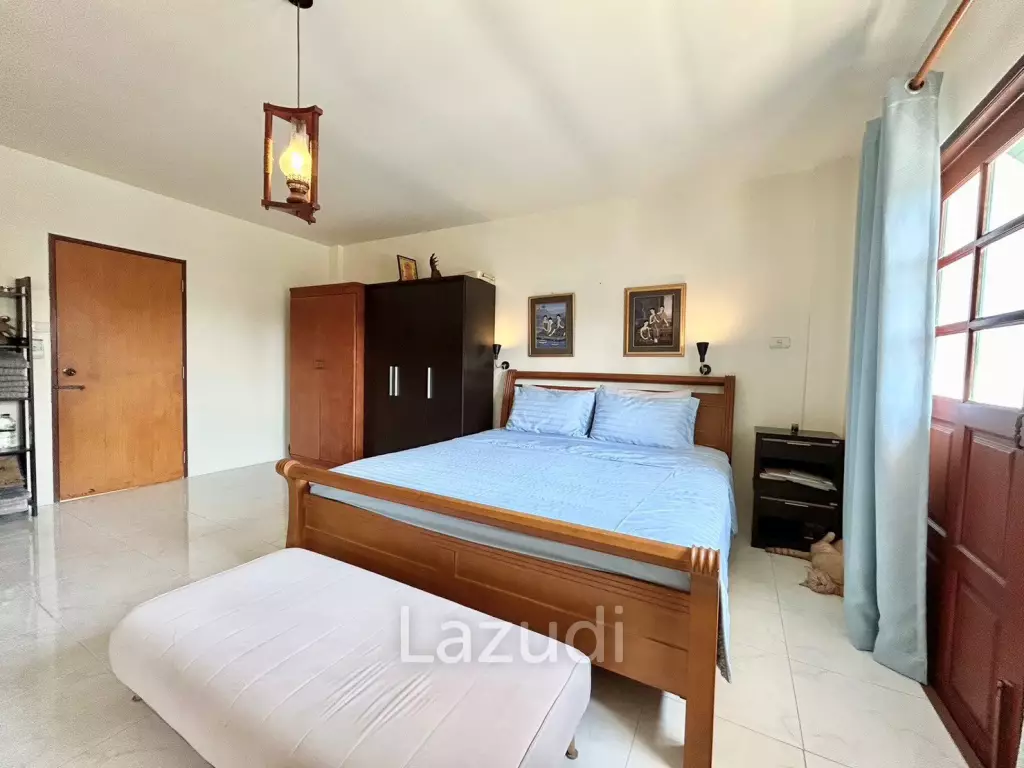 3 Storey 3 Bedroom Townhouse Just 50 m From The Beach