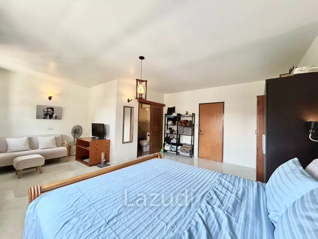 3 Storey 3 Bedroom Townhouse Just 50 m From The Beach