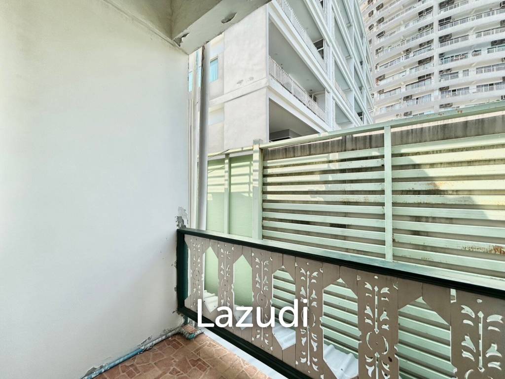 3 Storey 3 Bedroom Townhouse Just 50 m From The Beach