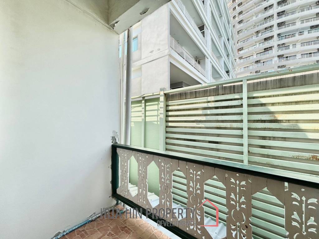 3 Storey 3 Bedroom Townhouse Just 50 m From The Beach