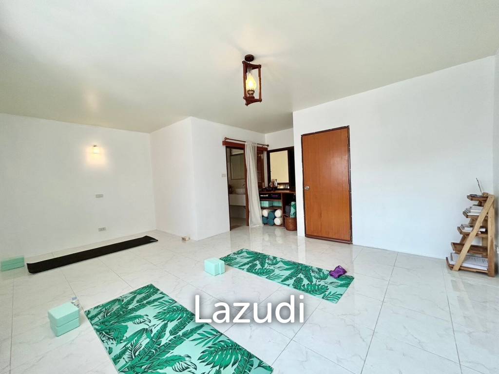 3 Storey 3 Bedroom Townhouse Just 50 m From The Beach