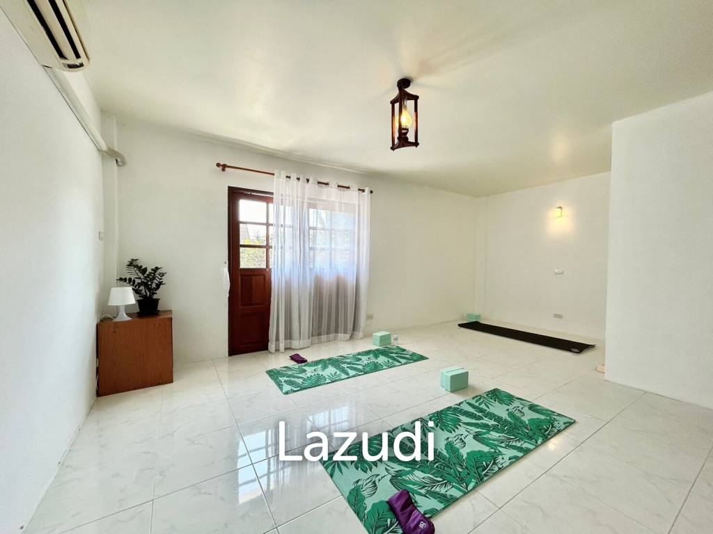 3 Storey 3 Bedroom Townhouse Just 50 m From The Beach