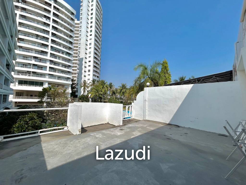 3 Storey 3 Bedroom Townhouse Just 50 m From The Beach