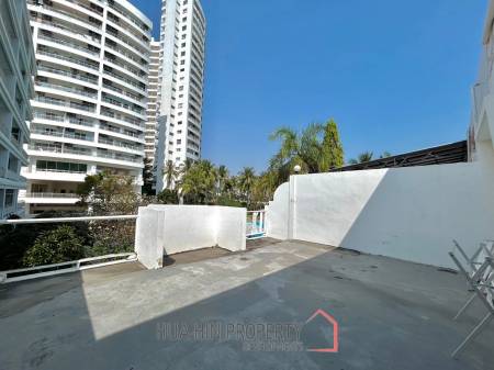 3 Storey 3 Bedroom Townhouse Just 50 m From The Beach