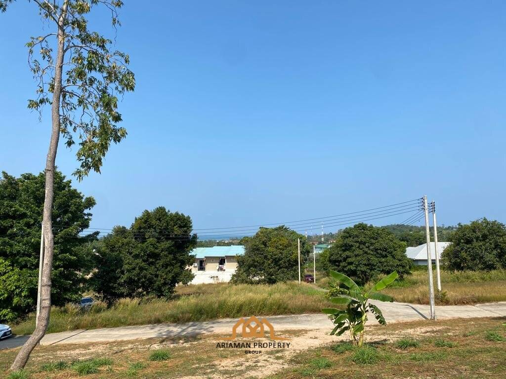 Seaside Vista Awaits: 500 sqm Land in Plai Leam Soi 8, Koh Samui