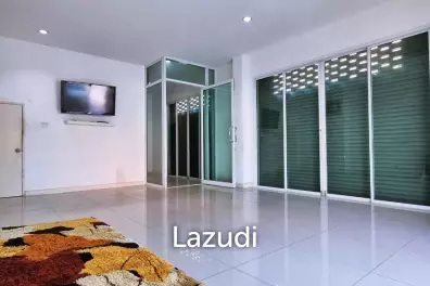 3 Beds 4 Baths 4 Storey Commercial Building
