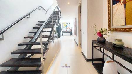 Luxurious 3-Bedroom Penthouse Apartment in Choeng Thale, Phuket