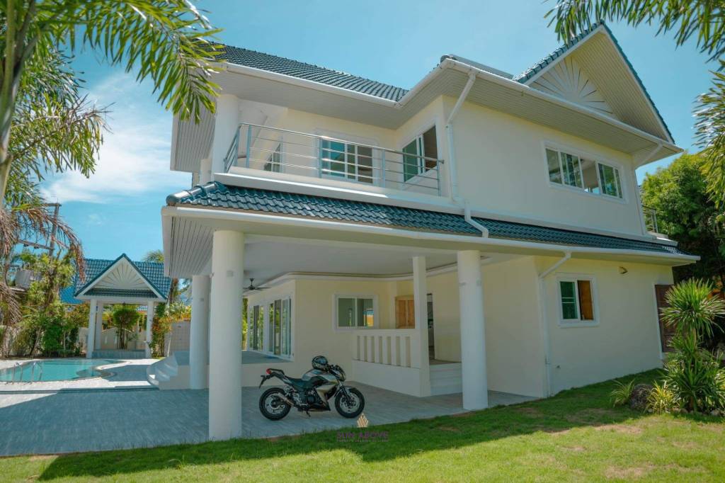 3 Bed 4 Bath 327 SQ.M.  Villa For Sale In Rawai