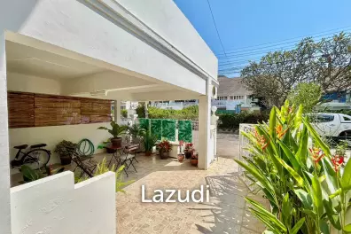 3 Bedroom Townhouse Just 50m From The Beach