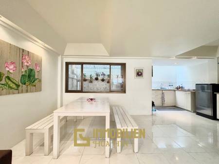 3 Bedroom Townhouse Just 50m From The Beach