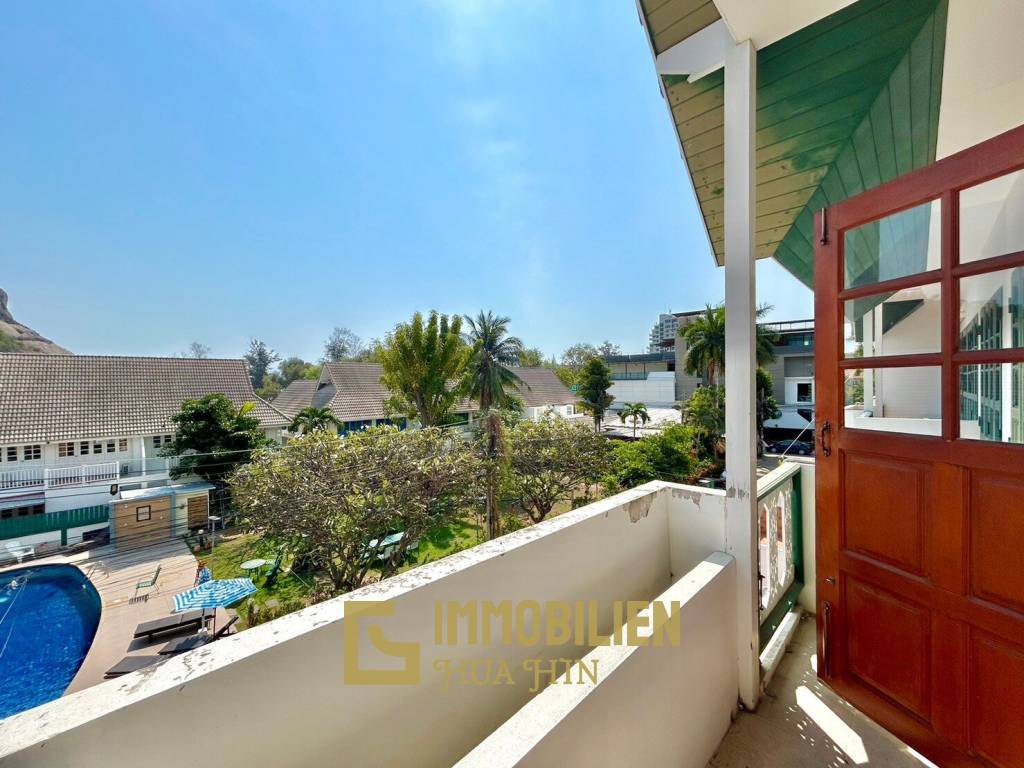 3 Bedroom Townhouse Just 50m From The Beach