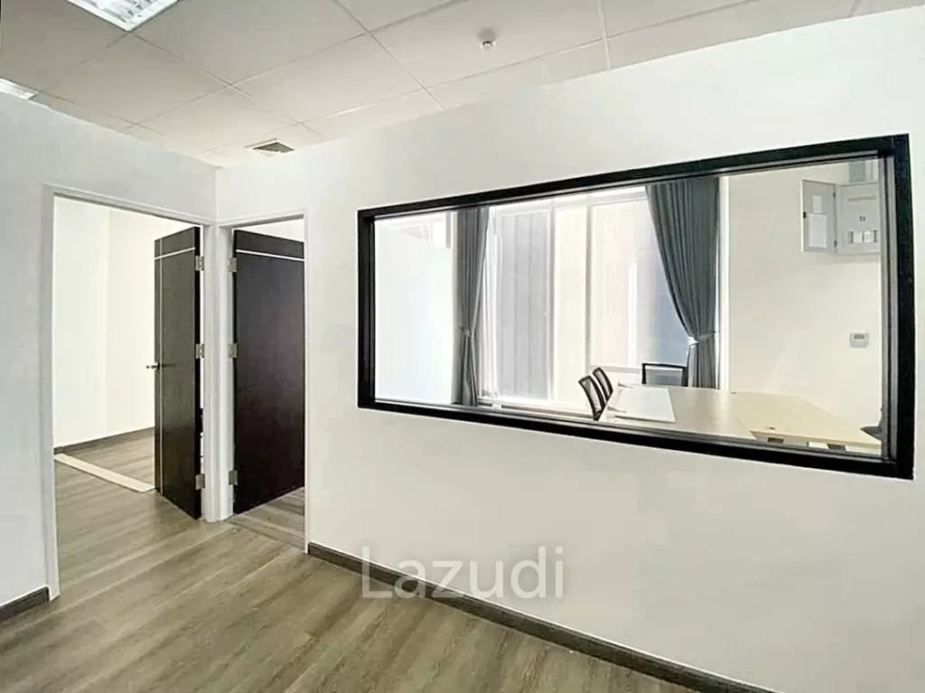 Office space for rent in Bangkapi