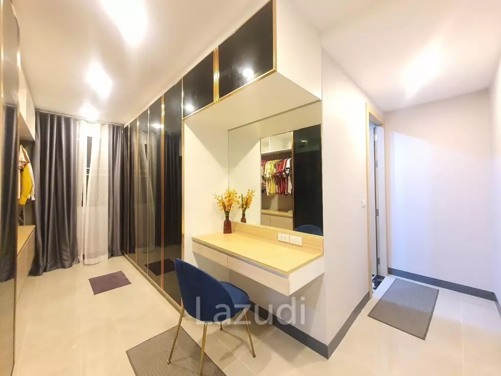 6 Beds 8 Baths  468 SQ.M. Pool Villa in South Pattaya