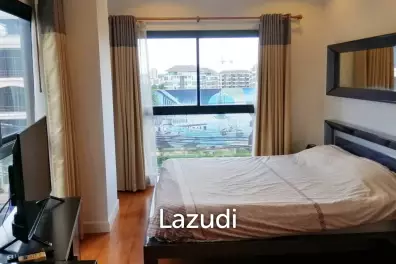 2 Beds 2 Baths 62 SQ.M. The Axis Condo