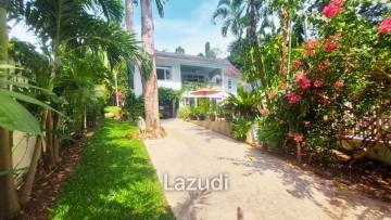 Spacious Pool Villa Next To National Park