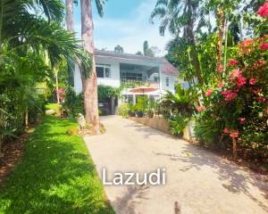 Spacious Pool Villa Next To National Park
