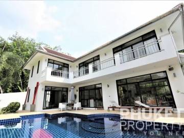 Kathu: 4 Bed Pool Villa by Golf Course