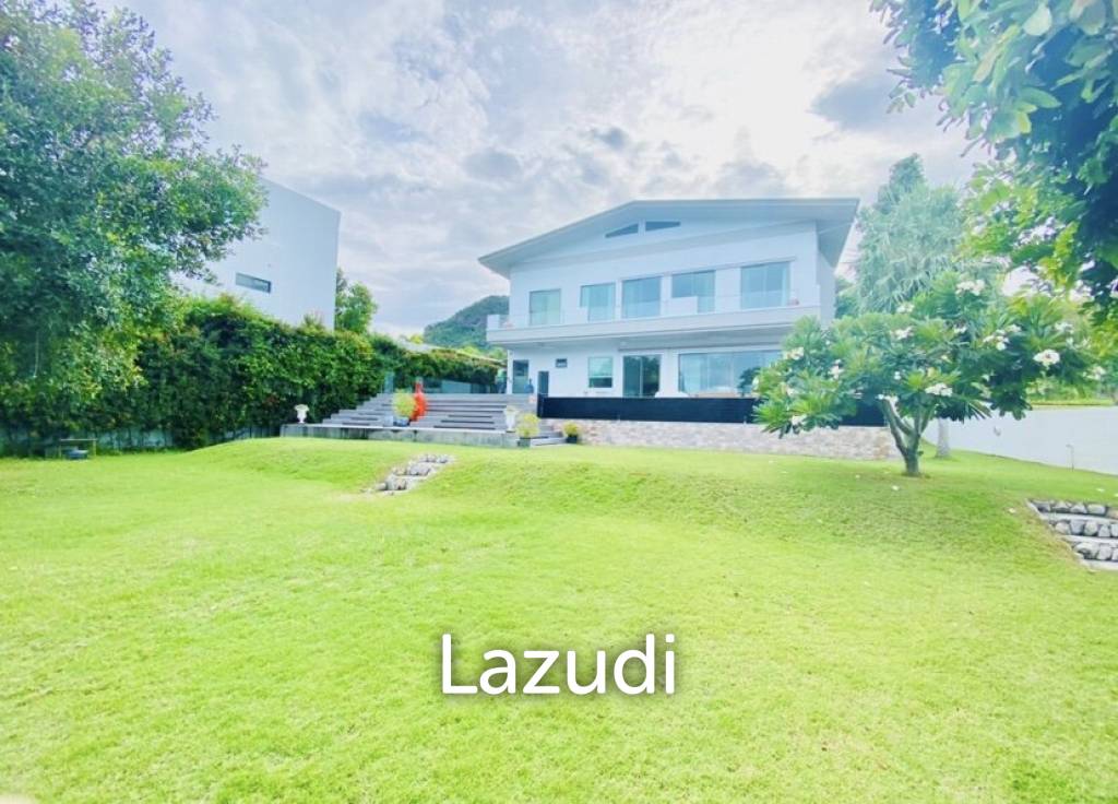 2,000 Sqm 5 Bed 8 Bath Villa For Sale