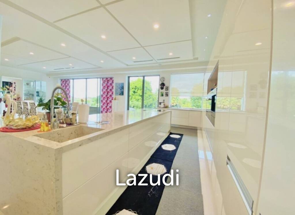 2,000 Sqm 5 Bed 8 Bath Villa For Sale