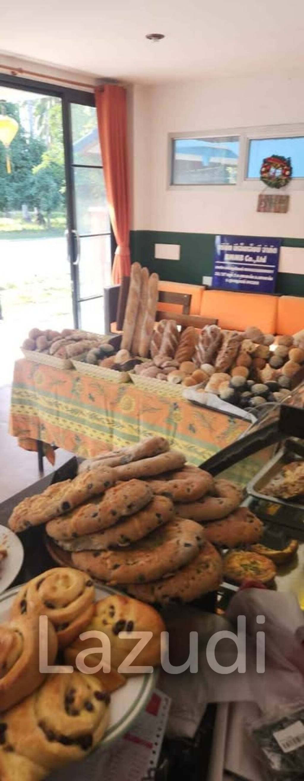 BAKERY on prime location with 2 Beds House on main the road in Koh Phangan with Freehold title