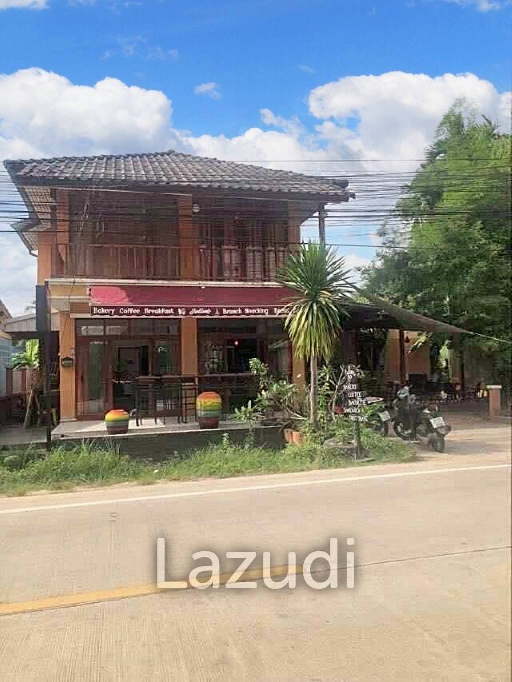 BAKERY on prime location with 2 Beds House on main the road in Koh Phangan with Freehold title