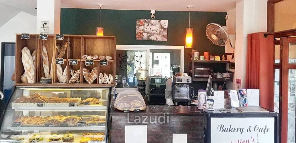 BAKERY on prime location with 2 Beds House on main the road in Koh Phangan with Freehold title