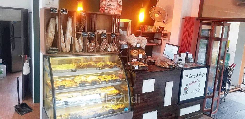 BAKERY on prime location with 2 Beds House on main the road in Koh Phangan with Freehold title