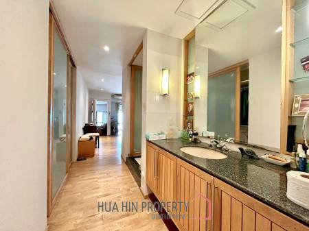 Dusit Thani : 2 Bedroom Condo With Sea View