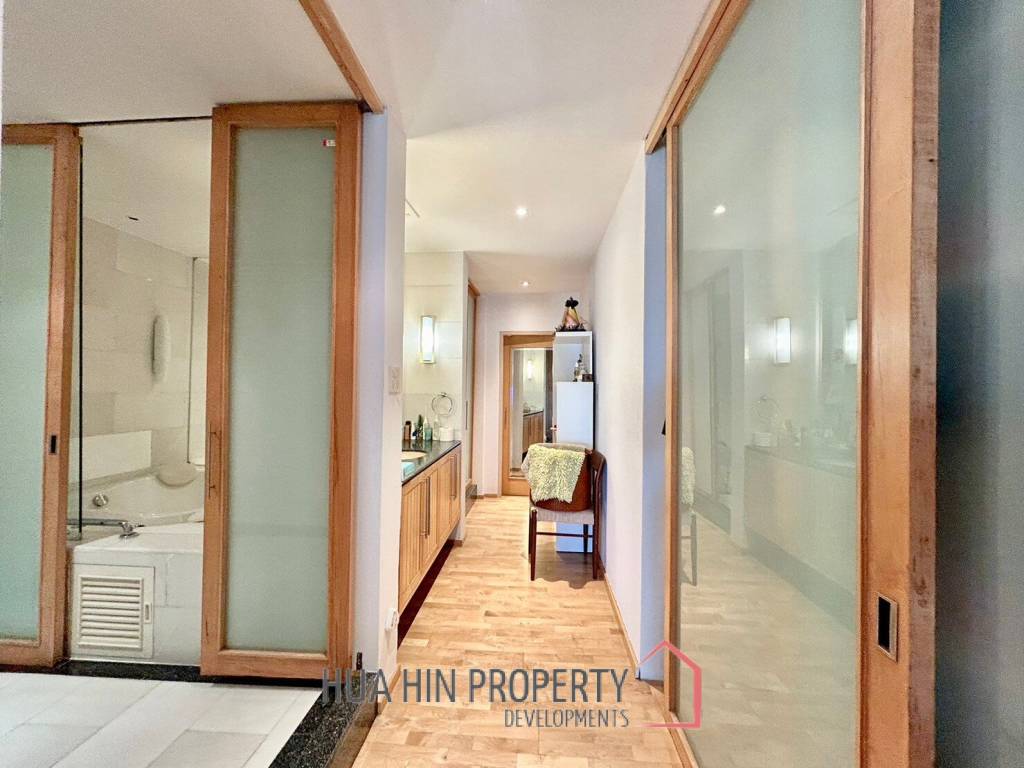 Dusit Thani : 2 Bedroom Condo With Sea View