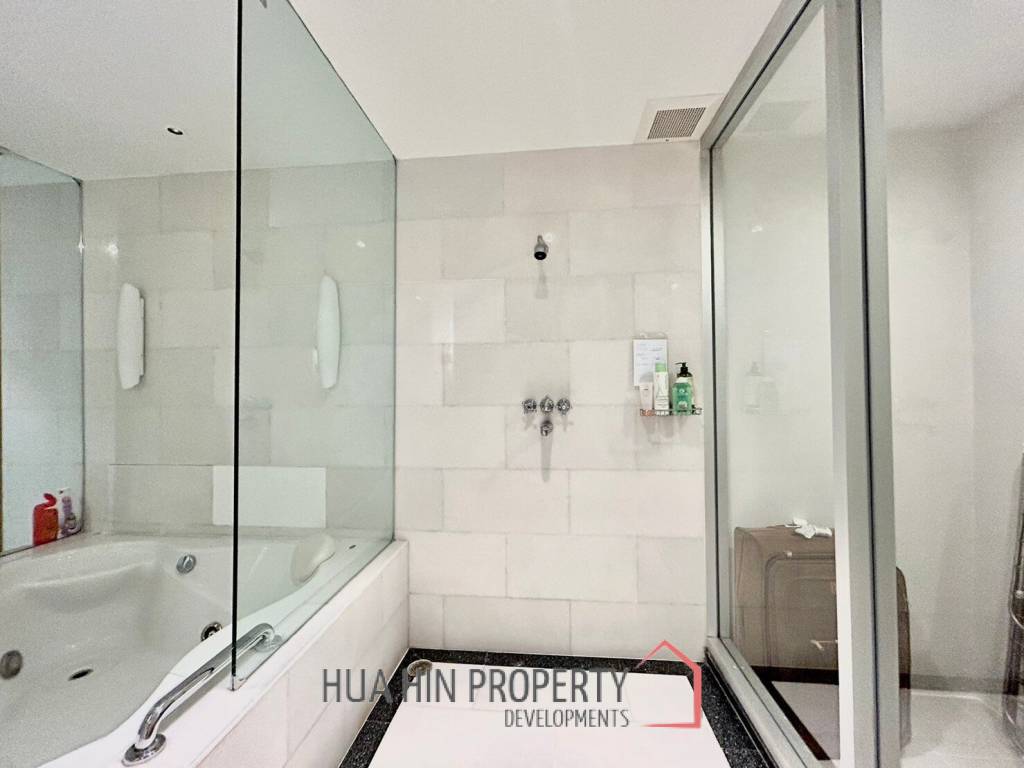 Dusit Thani : 2 Bedroom Condo With Sea View