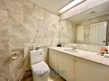 Dusit Thani : 2 Bedroom Condo With Sea View