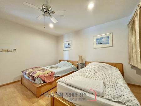 Dusit Thani : 2 Bedroom Condo With Sea View
