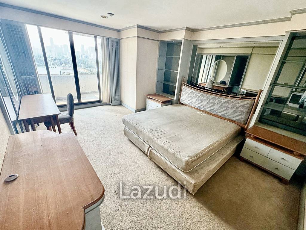 1 Bed 2 Bath 90 SQ.M Lake Avenue Condominium