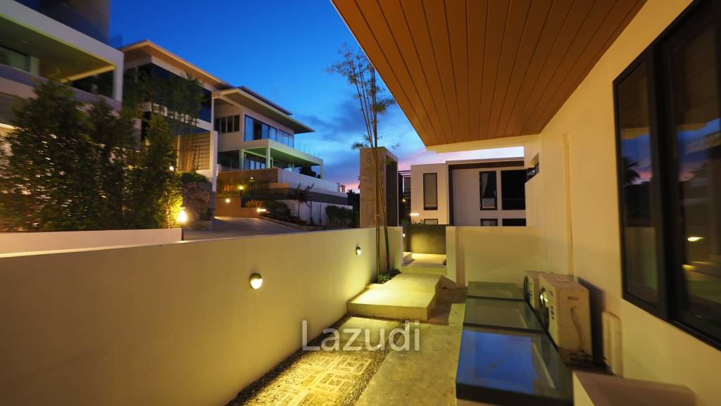 Sea View 4-Bed Villa in Bang Por