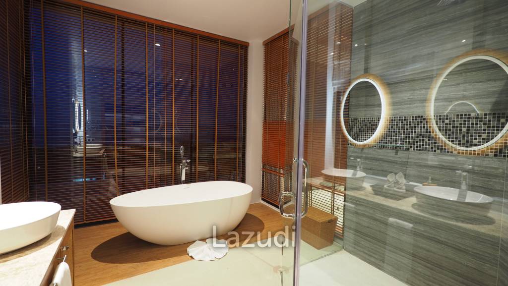 Sea View 4-Bed Villa in Bang Por