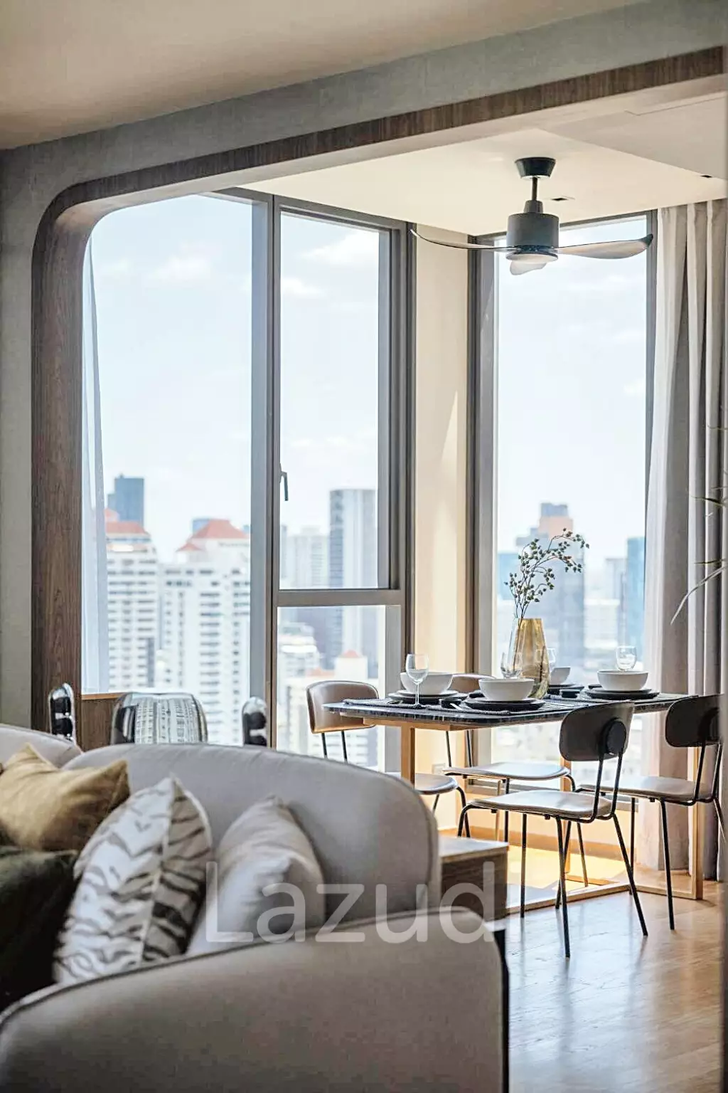 2 Bed 2 Bath 96 SQ.M BEATNIQ Sukhumvit 32