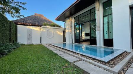 2BR Luxury Pool Villa for Rent in Pasak soi 8