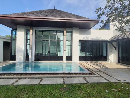 2BR Luxury Pool Villa for Rent in Pasak soi 8