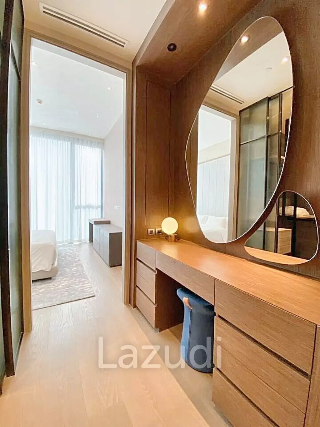 1 Bed 2 Bath 85 SQ.M SCOPE Langsuan