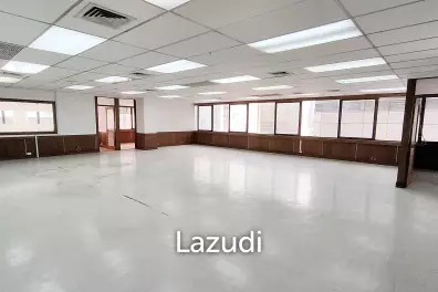 Office space for rent in Watthana