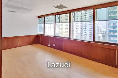 Office space for rent in Watthana