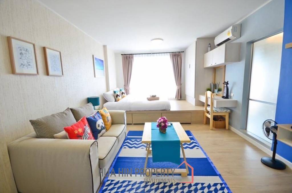 Baan Peang Ploen : Top Floor Studio Condo