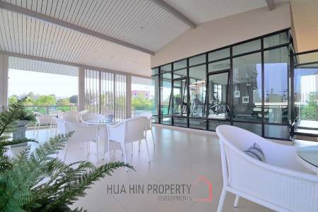 Baan Peang Ploen : Top Floor Studio Condo
