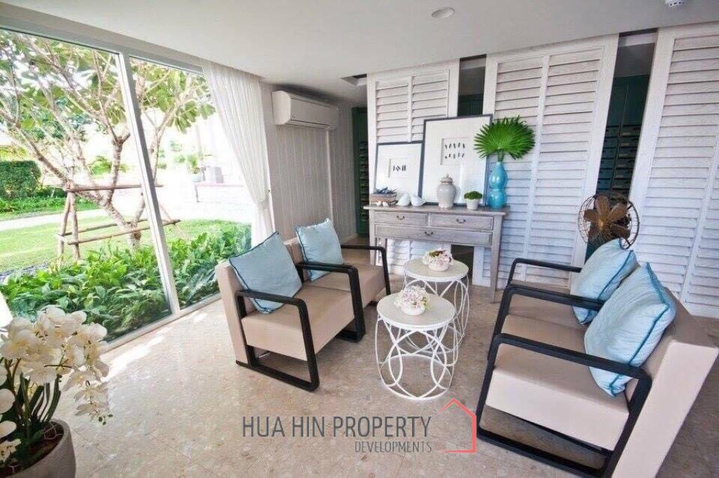 Baan Peang Ploen : Top Floor Studio Condo