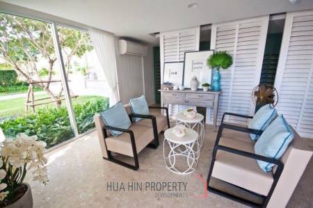 Baan Peang Ploen : Top Floor Studio Condo