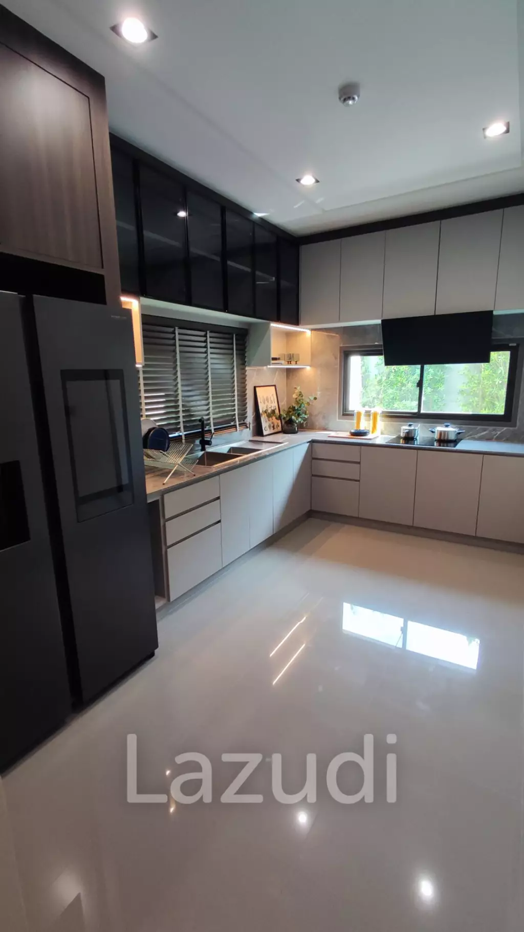 5 Bed 6 Bath 593 SQ.M Grand Bangkok Boulevard Rama 9 – Krungthep Kreetha