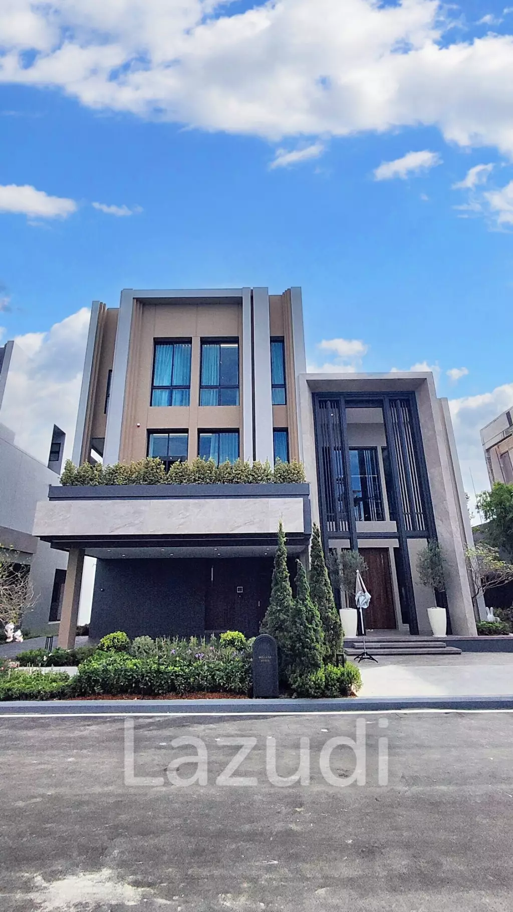 5 Bed 6 Bath 593 SQ.M Grand Bangkok Boulevard Rama 9 – Krungthep Kreetha