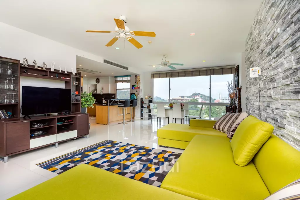 THE BREEZE :  Exclusive 3 Bed Penthouse with Seaview