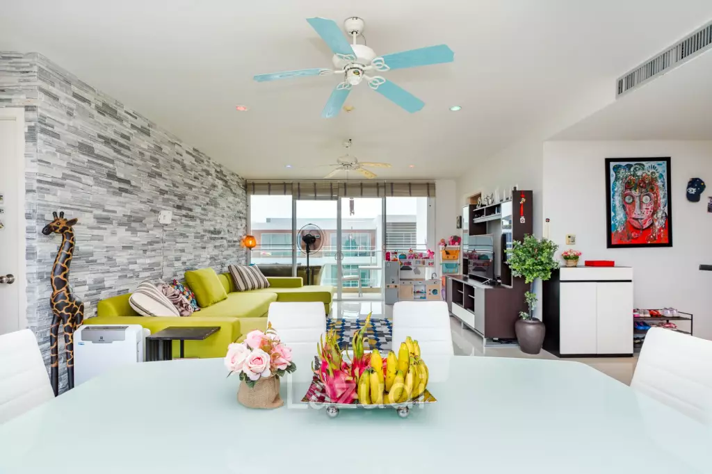 THE BREEZE :  Exclusive 3 Bed Penthouse with Seaview