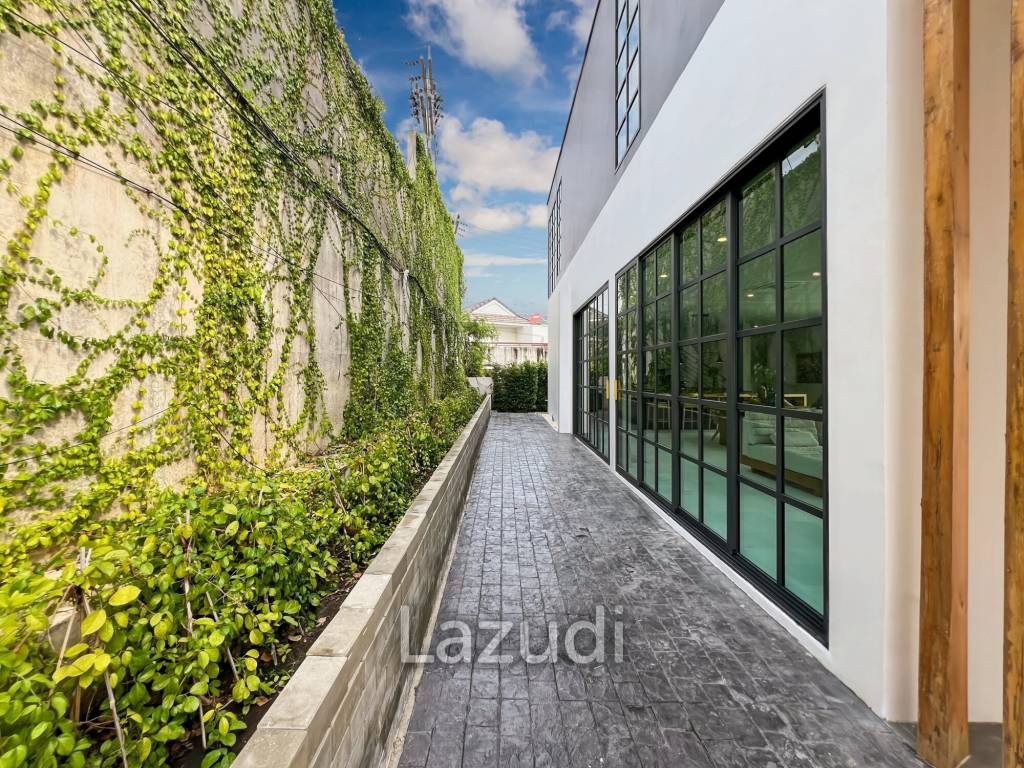 5 Beds5 Baths 295 SQ.M Phu Montra K.Haad